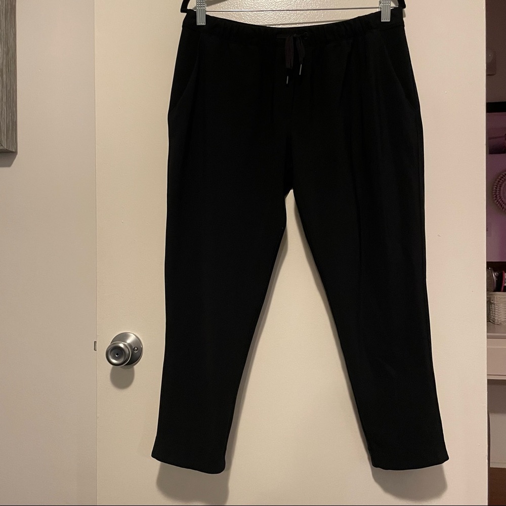 Lululemon black joggers